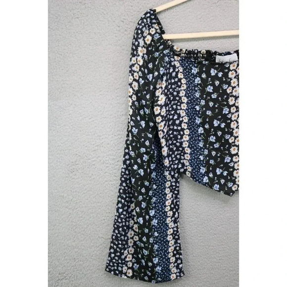 Sadie & Sage Long Belled Sleeves Cropped Top-Large-New w/Tags-Whimsigoth - Picture 3 of 10